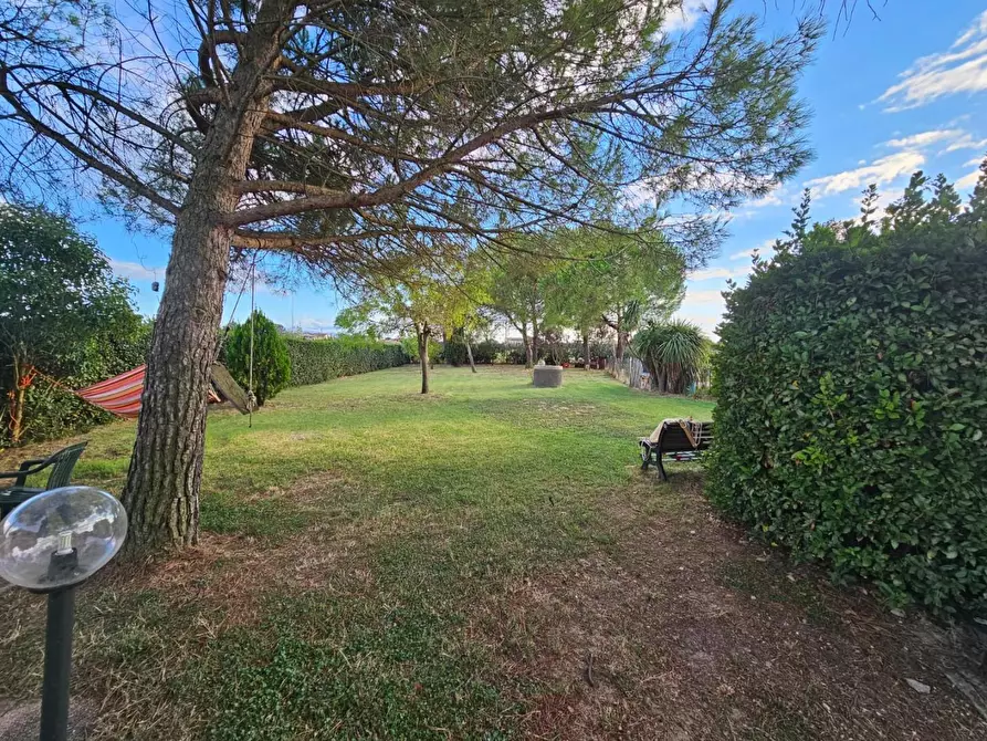 Immagine 1 di Casa indipendente in vendita  a Pontedera