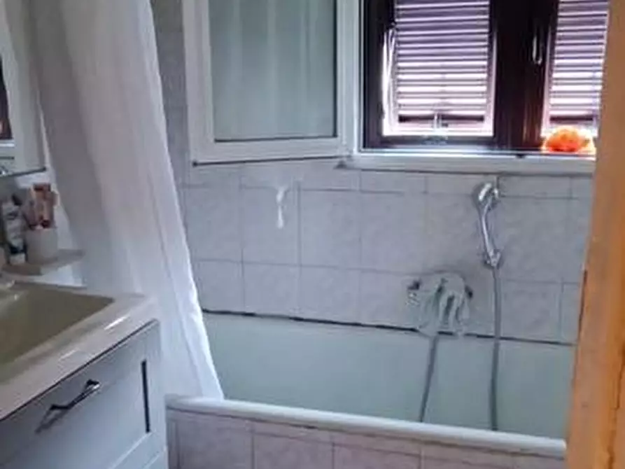 Immagine 18 di Casa indipendente in vendita  a Carrara