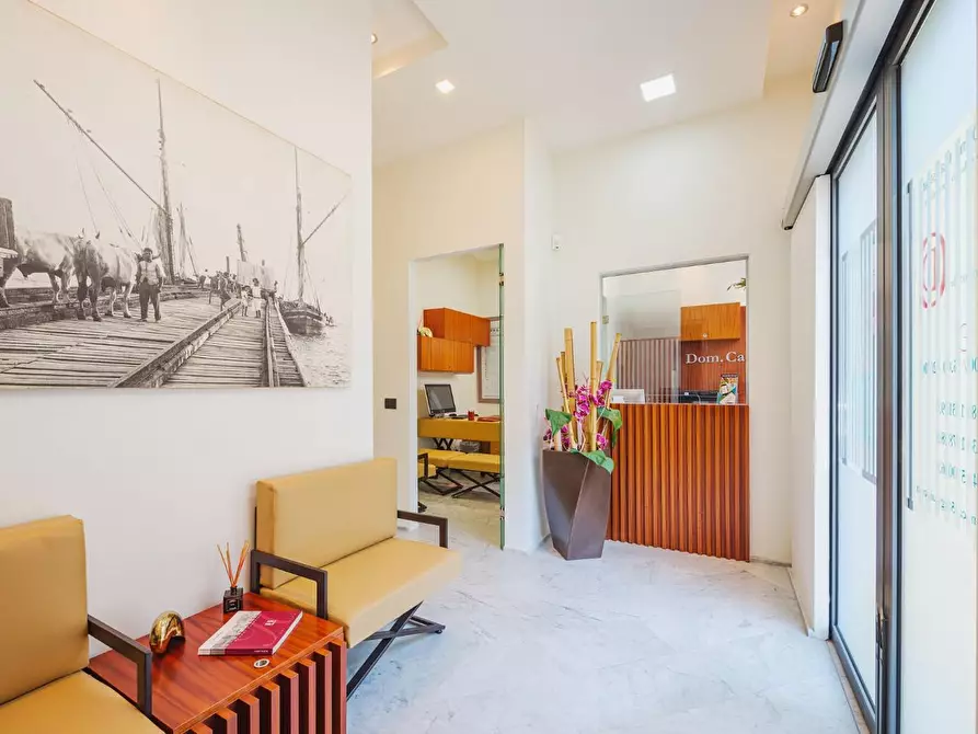 Immagine 12 di Villa in vendita  a Forte Dei Marmi