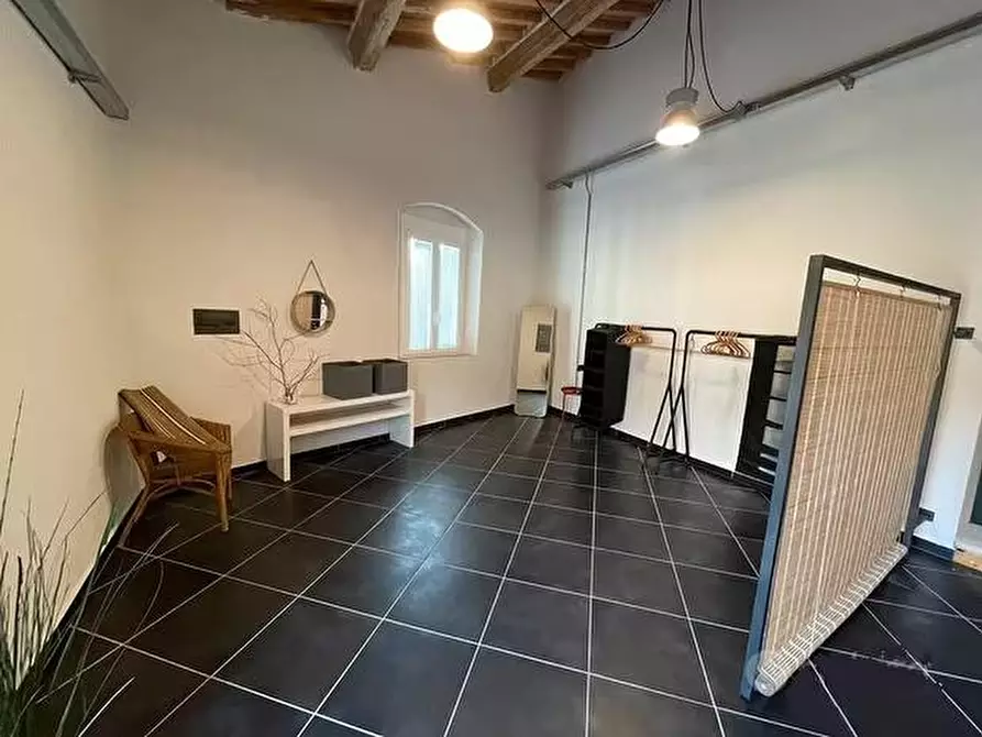 Immagine 3 di Laboratorio in affitto  a Calci