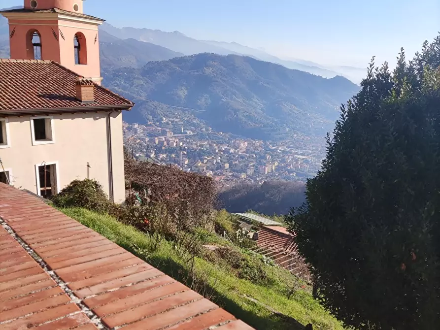 Immagine 9 di Appartamento in vendita  a Carrara