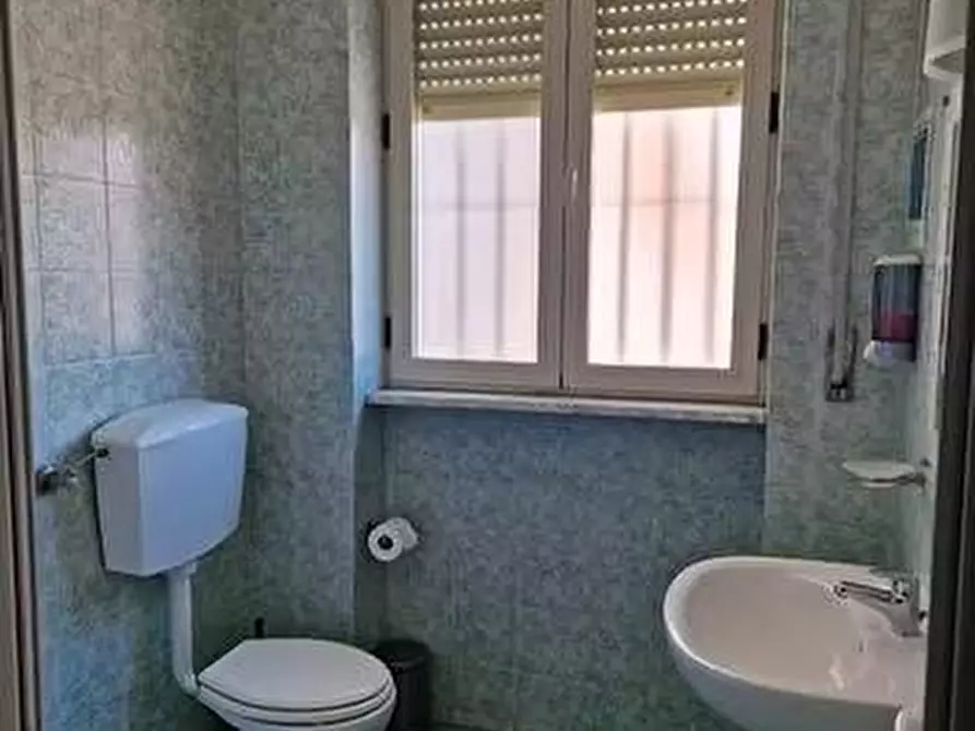 Immagine 5 di Ufficio in affitto  a Livorno