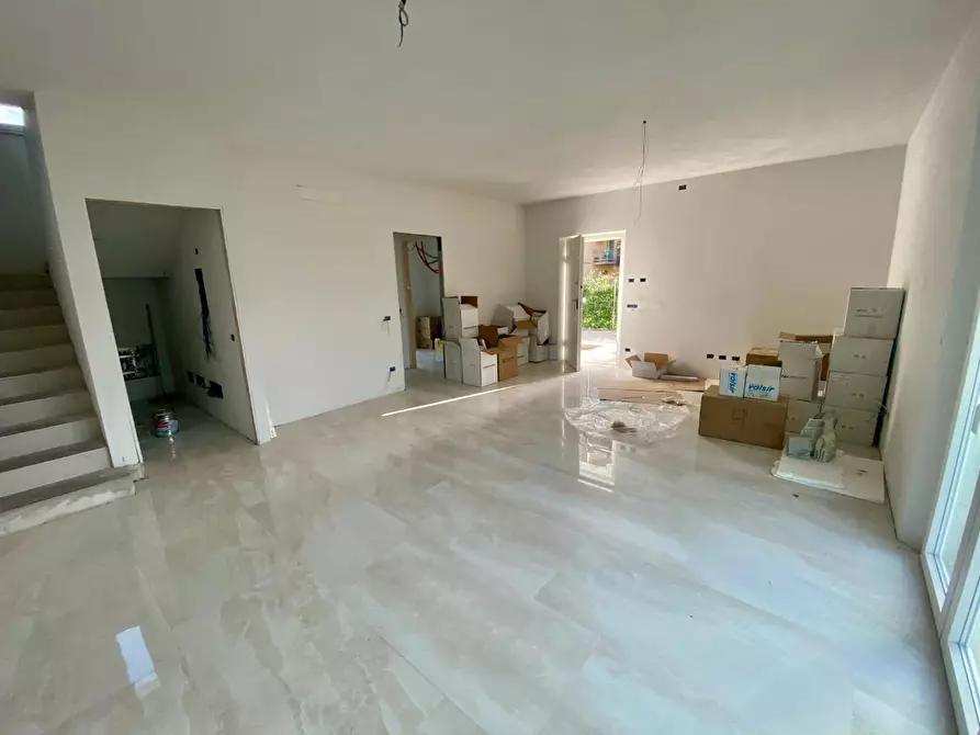 Immagine 6 di Villa in vendita  a Capannori