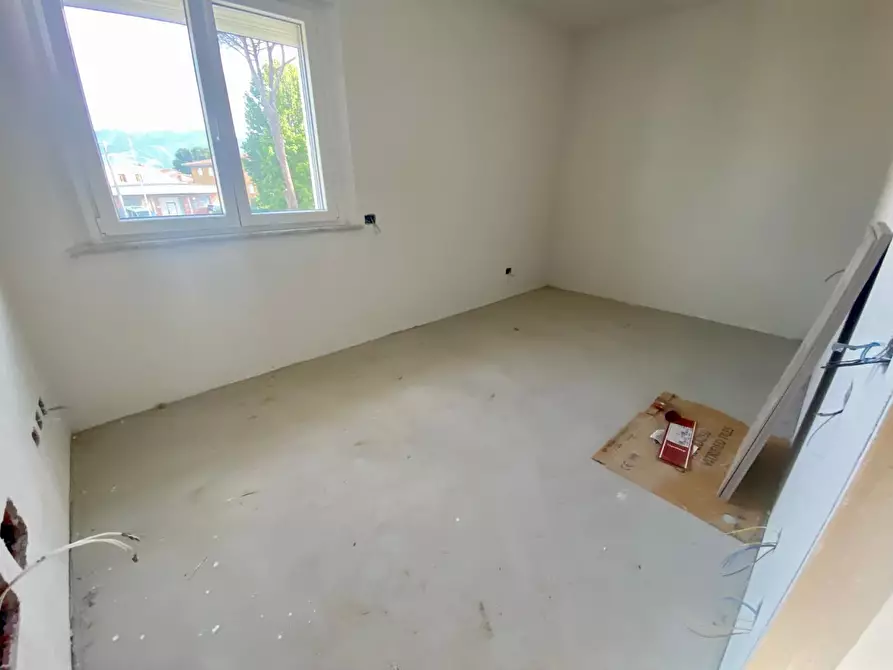 Immagine 25 di Villa in vendita  a Capannori