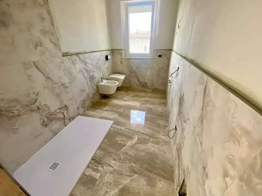 Immagine 27 di Villa in vendita  a Capannori