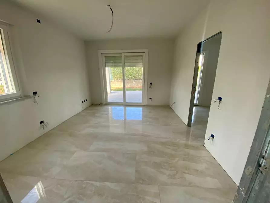 Immagine 20 di Villa in vendita  a Capannori