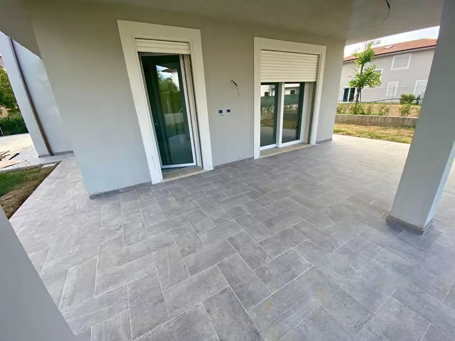 Immagine 9 di Villa in vendita  a Capannori