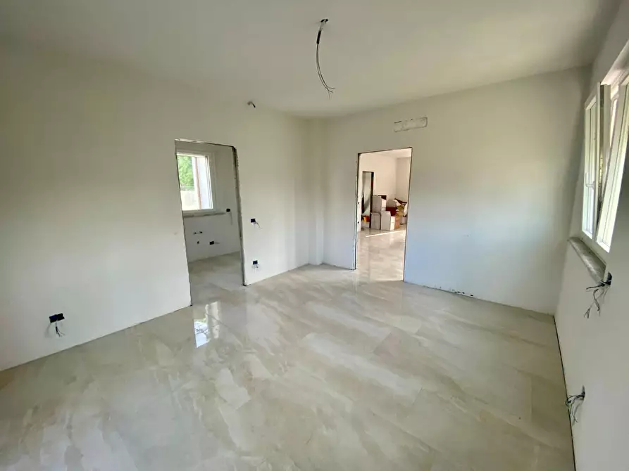 Immagine 12 di Villa in vendita  a Capannori