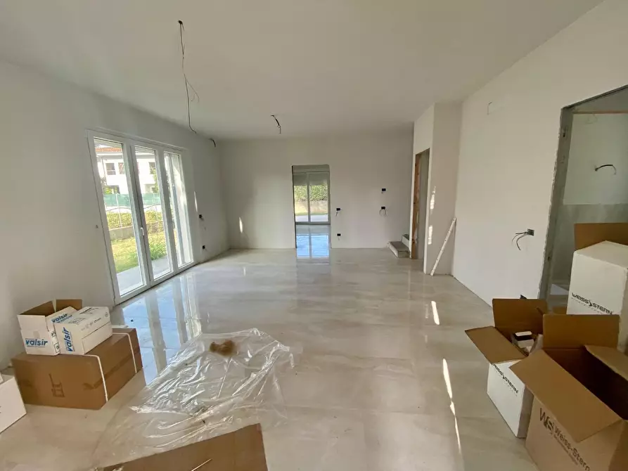 Immagine 7 di Villa in vendita  a Capannori