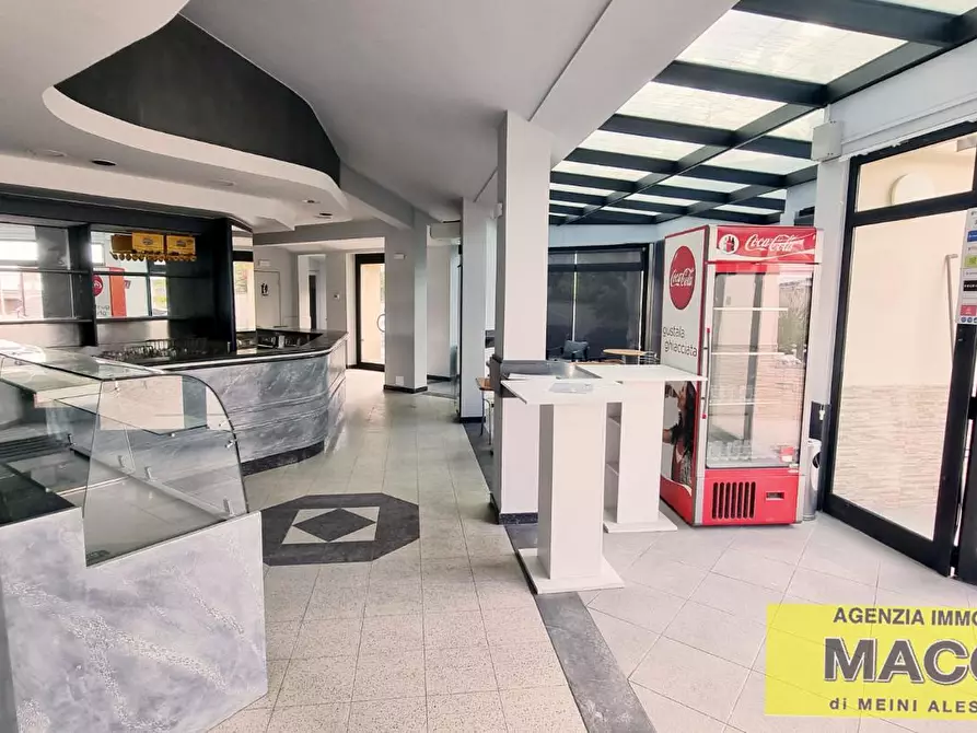 Immagine 2 di Locale commerciale in affitto  a Casciana Terme Lari