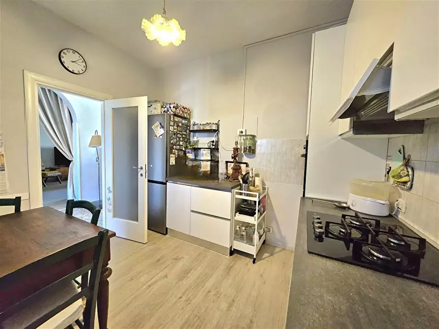 Immagine 6 di Porzione di casa in vendita  a Massa