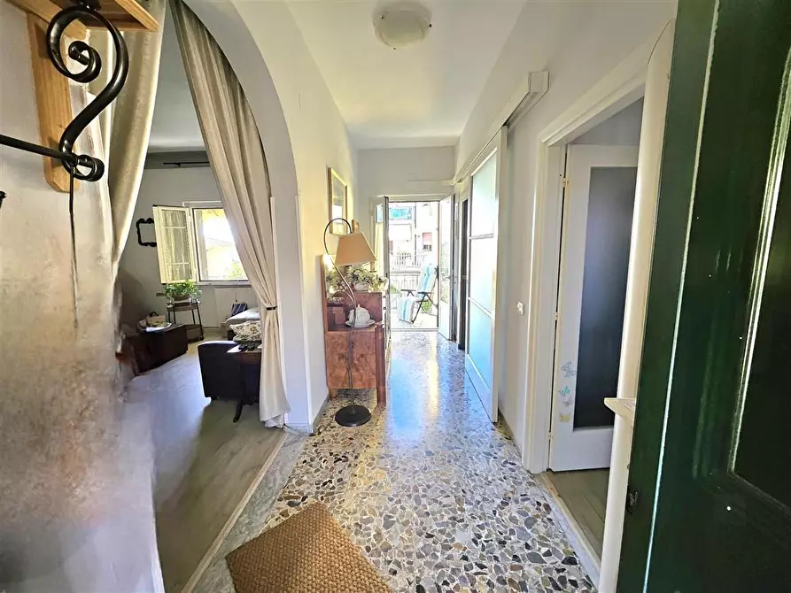 Immagine 17 di Porzione di casa in vendita  a Massa