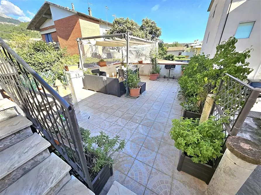 Immagine 18 di Porzione di casa in vendita  a Massa