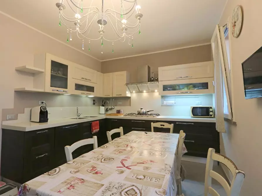 Immagine 4 di Villetta a schiera in vendita  a Buti