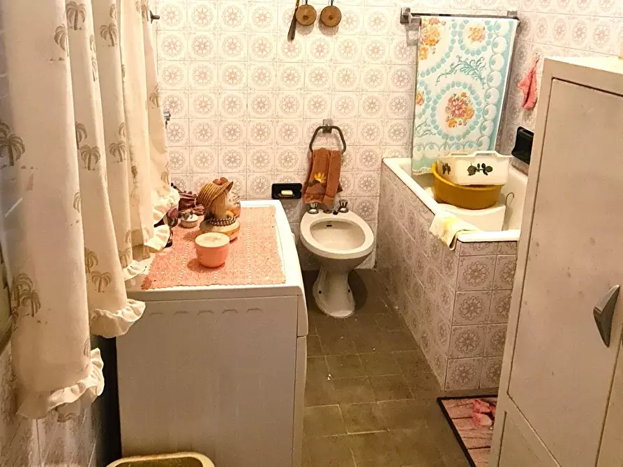 Immagine 13 di Appartamento in vendita  a Livorno