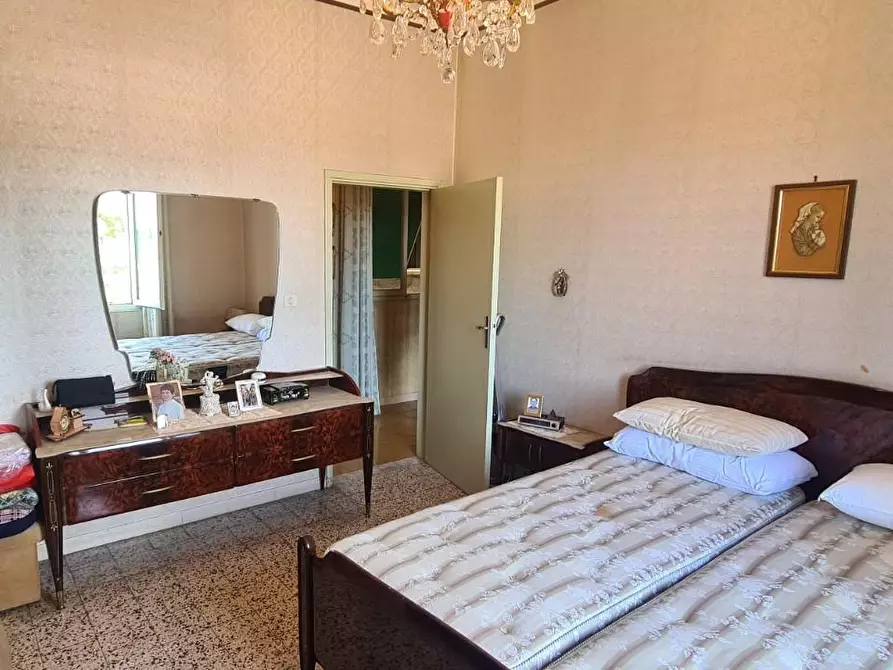 Immagine 9 di Appartamento in vendita  a Livorno