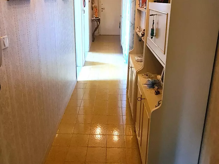 Immagine 11 di Appartamento in vendita  a Livorno