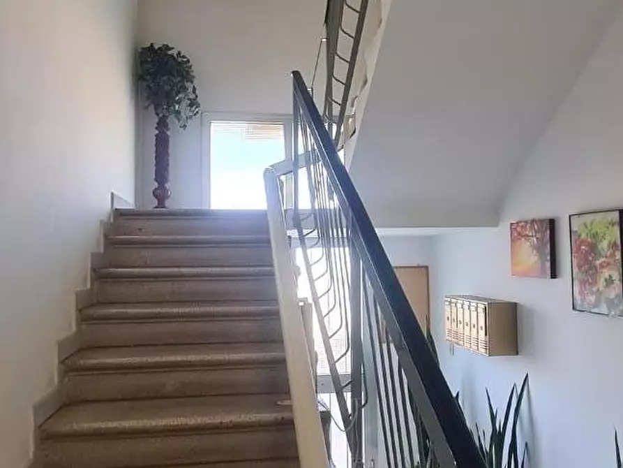 Immagine 15 di Appartamento in vendita  a Livorno