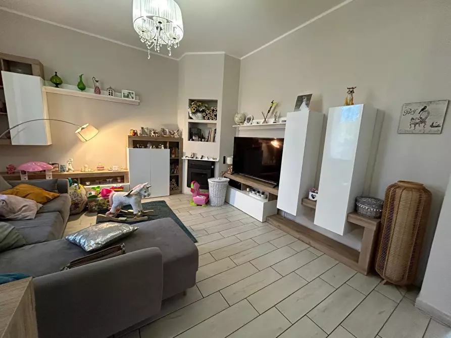 Immagine 9 di Terratetto in vendita  a Capraia E Limite