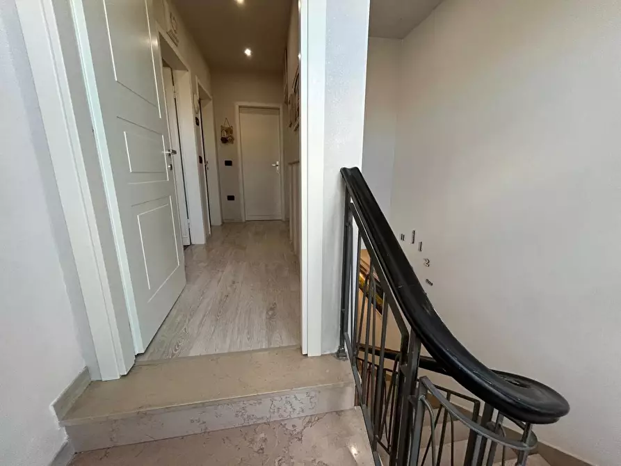 Immagine 23 di Terratetto in vendita  a Capraia E Limite