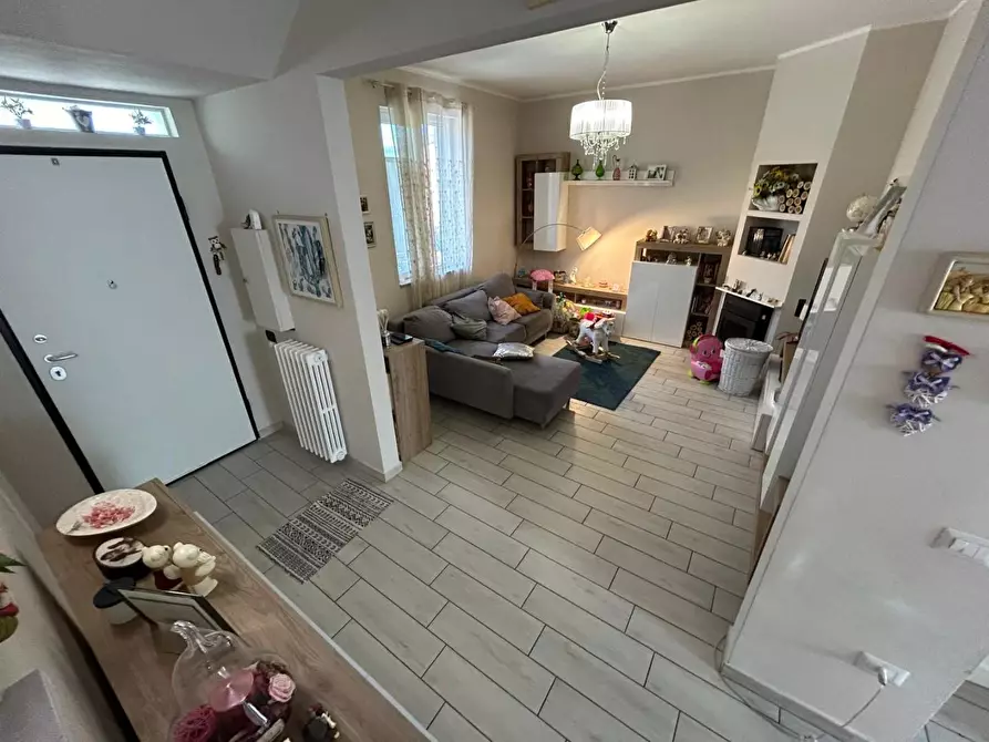 Immagine 15 di Terratetto in vendita  a Capraia E Limite