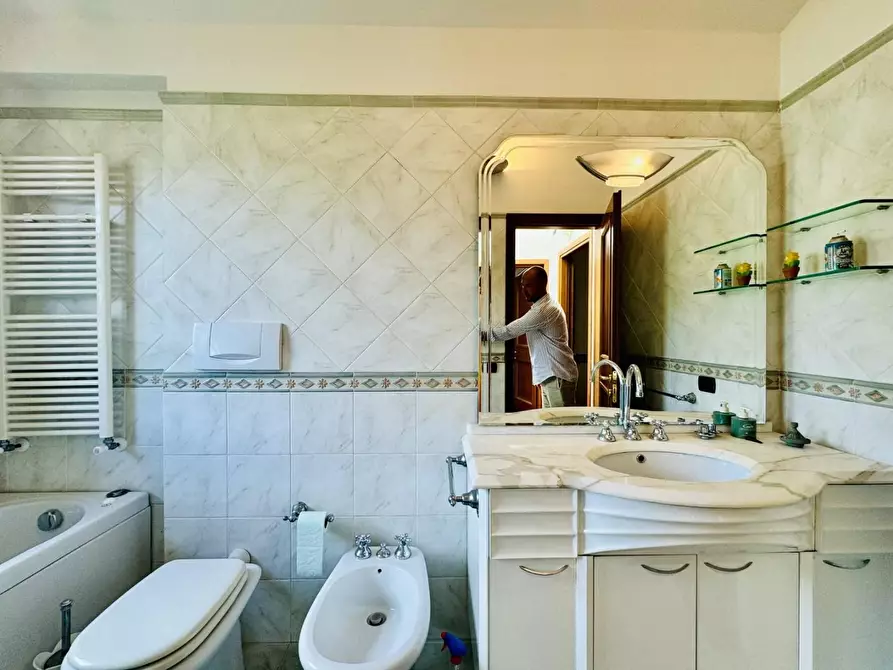 Immagine 24 di Casa indipendente in vendita  a Massa