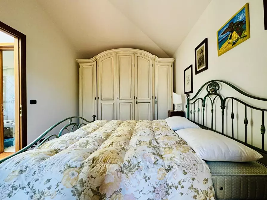 Immagine 23 di Casa indipendente in vendita  a Massa