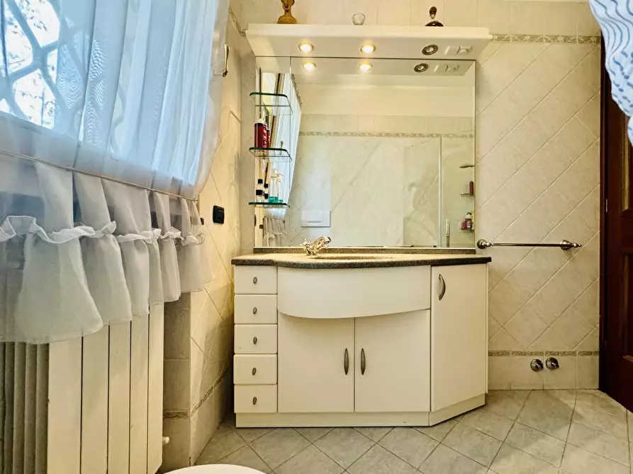 Immagine 15 di Casa indipendente in vendita  a Massa