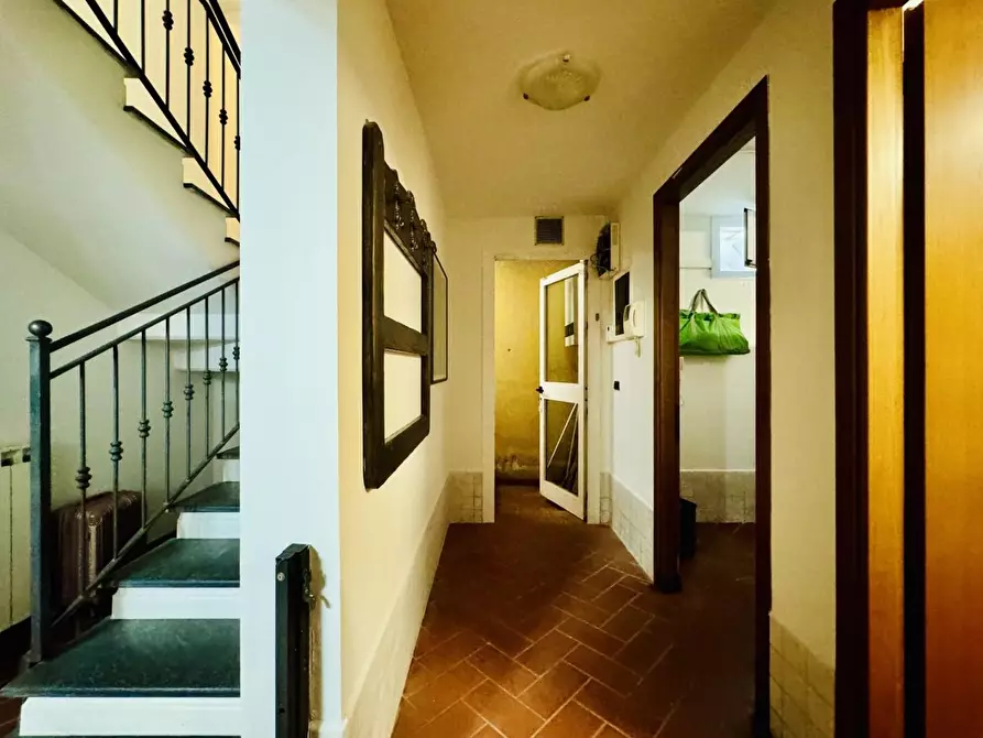 Immagine 41 di Casa indipendente in vendita  a Massa