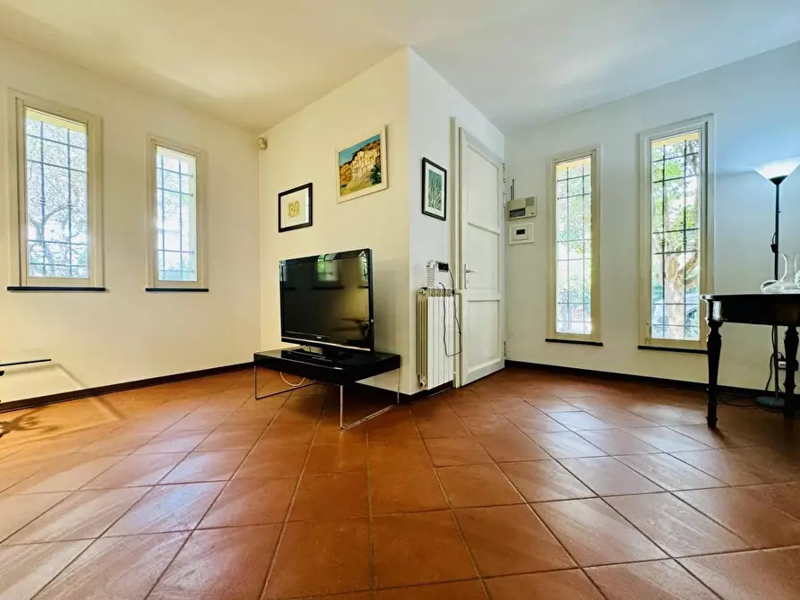 Immagine 42 di Casa indipendente in vendita  a Massa