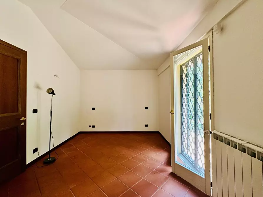 Immagine 13 di Casa indipendente in vendita  a Massa