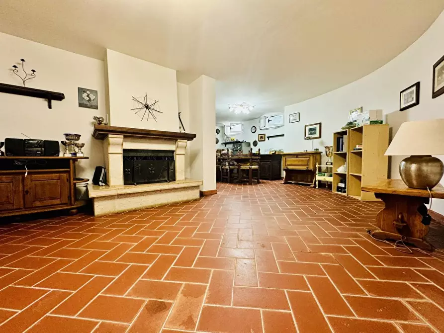 Immagine 35 di Casa indipendente in vendita  a Massa