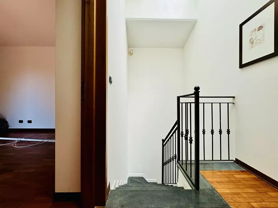 Immagine 28 di Casa indipendente in vendita  a Massa