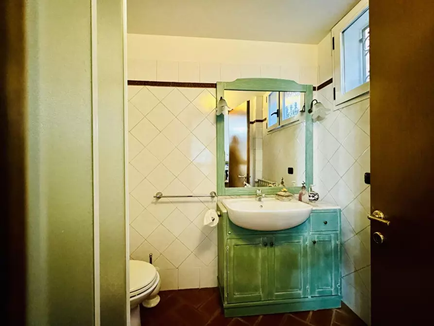 Immagine 33 di Casa indipendente in vendita  a Massa