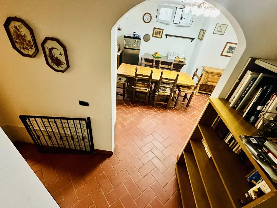 Immagine 30 di Casa indipendente in vendita  a Massa