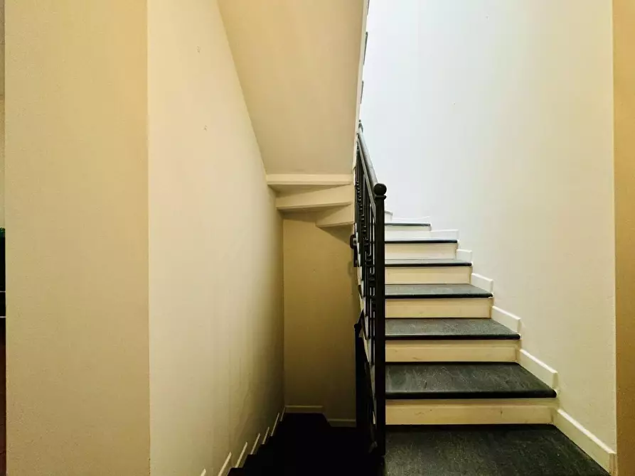 Immagine 18 di Casa indipendente in vendita  a Massa