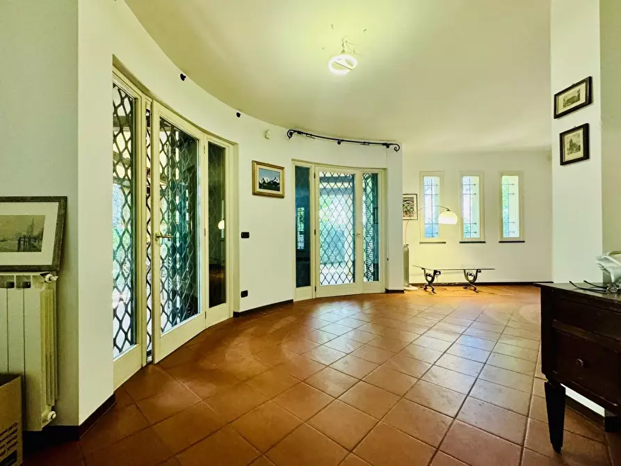 Immagine 8 di Casa indipendente in vendita  a Massa