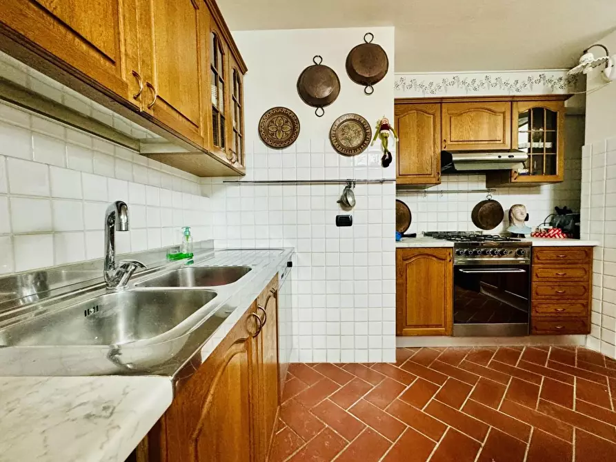 Immagine 37 di Casa indipendente in vendita  a Massa