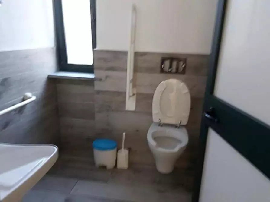 Immagine 5 di Locale commerciale in affitto  a San Giuliano Terme