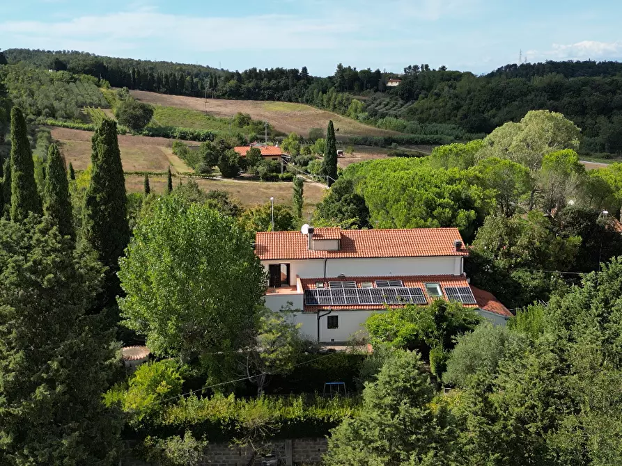 Immagine 1 di Villa in vendita  a Collesalvetti