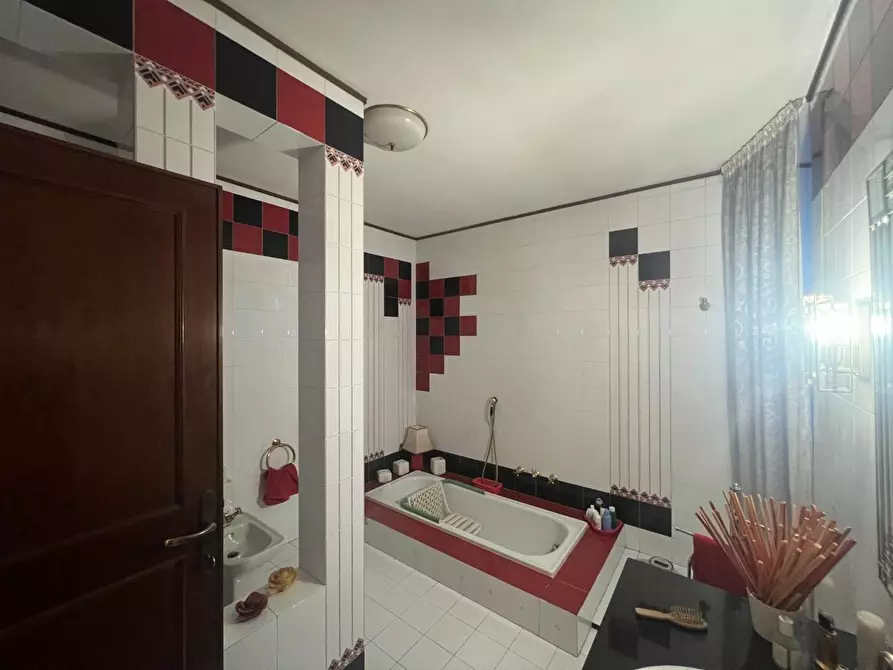 Immagine 13 di Terratetto in vendita  a Lucca