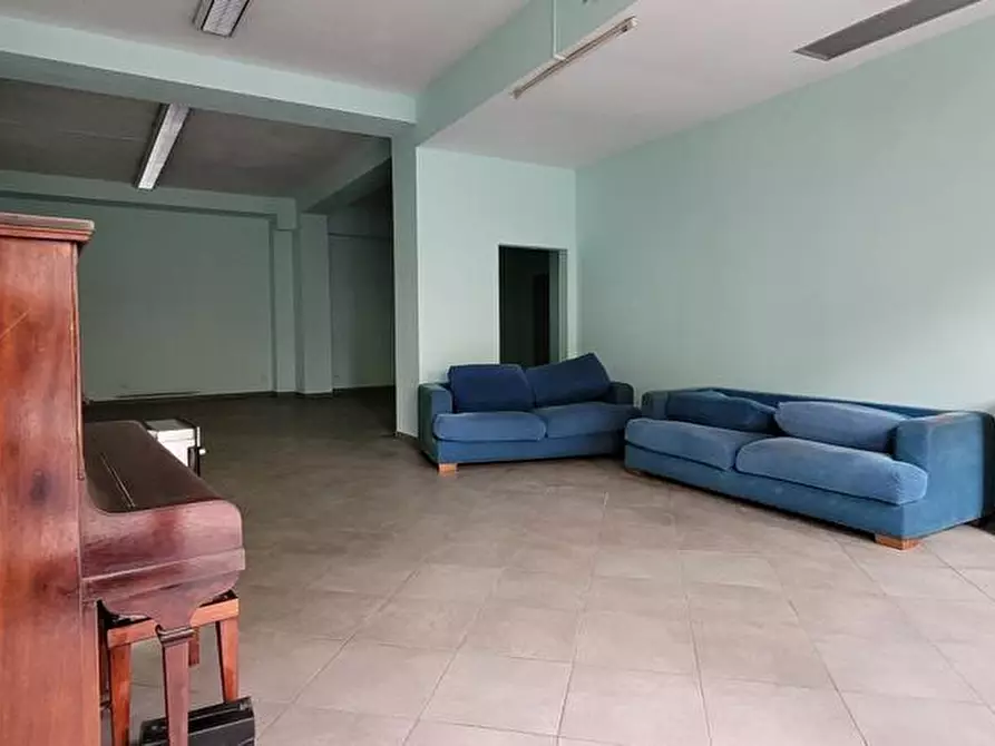 Immagine 6 di Locale commerciale in affitto  a San Giuliano Terme