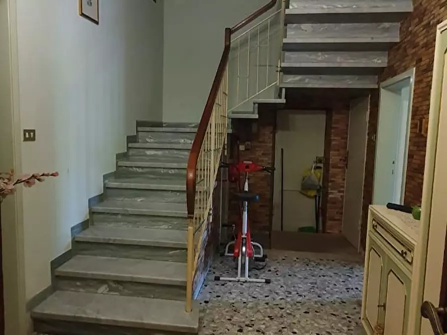 Immagine 27 di Casa indipendente in vendita  a Lucca