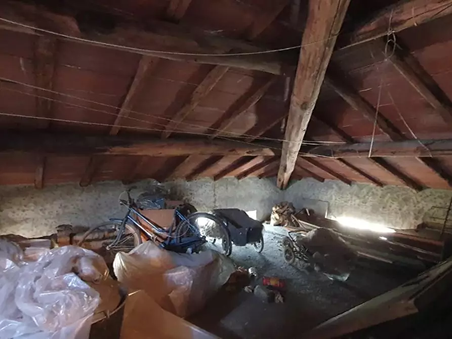 Immagine 9 di Casa indipendente in vendita  a Lucca