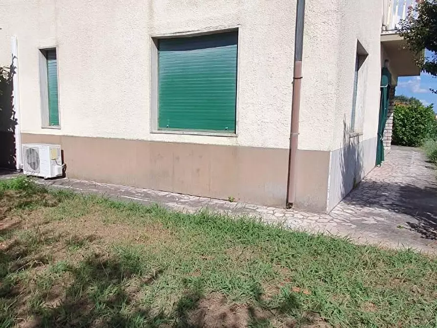 Immagine 3 di Casa indipendente in vendita  a Lucca