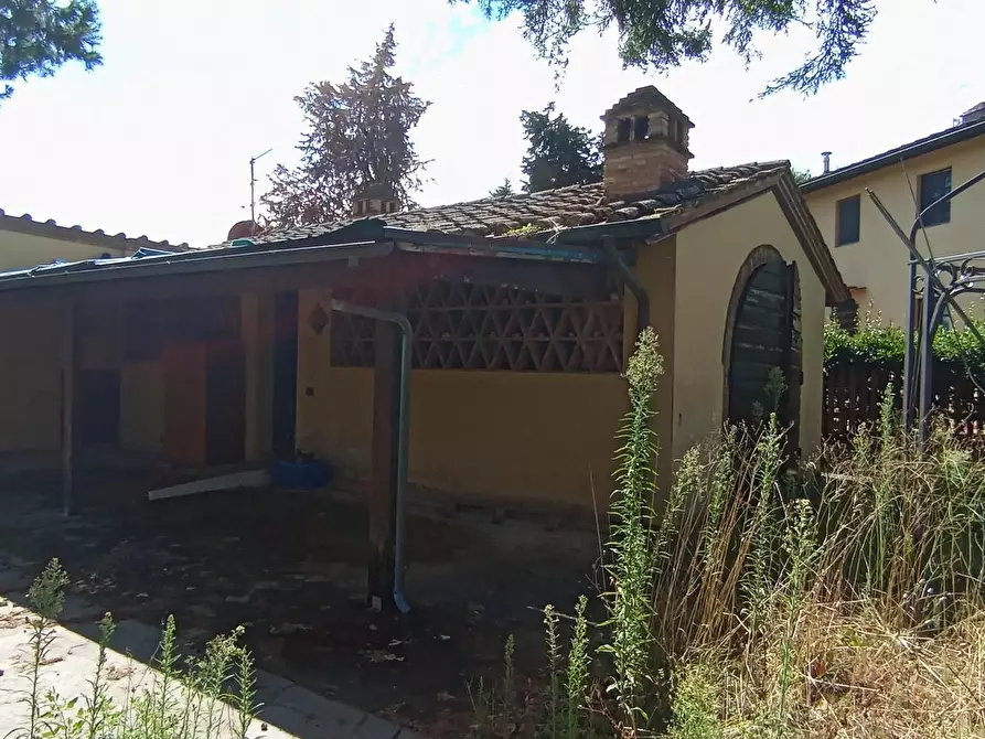 Immagine 3 di Deposito in vendita  a Poggibonsi