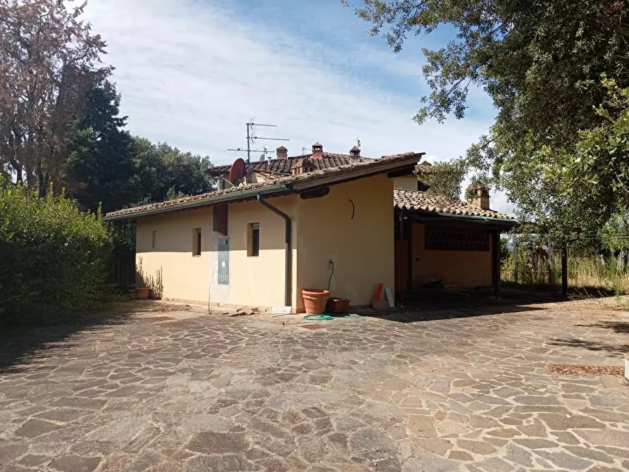 Immagine 8 di Deposito in vendita  a Poggibonsi