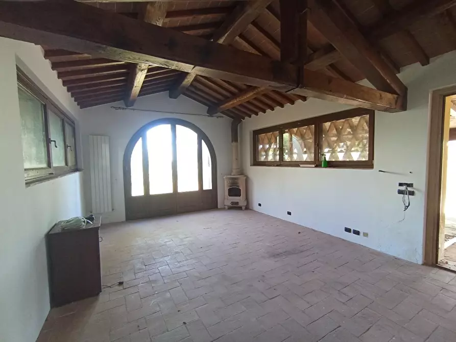 Immagine 5 di Deposito in vendita  a Poggibonsi