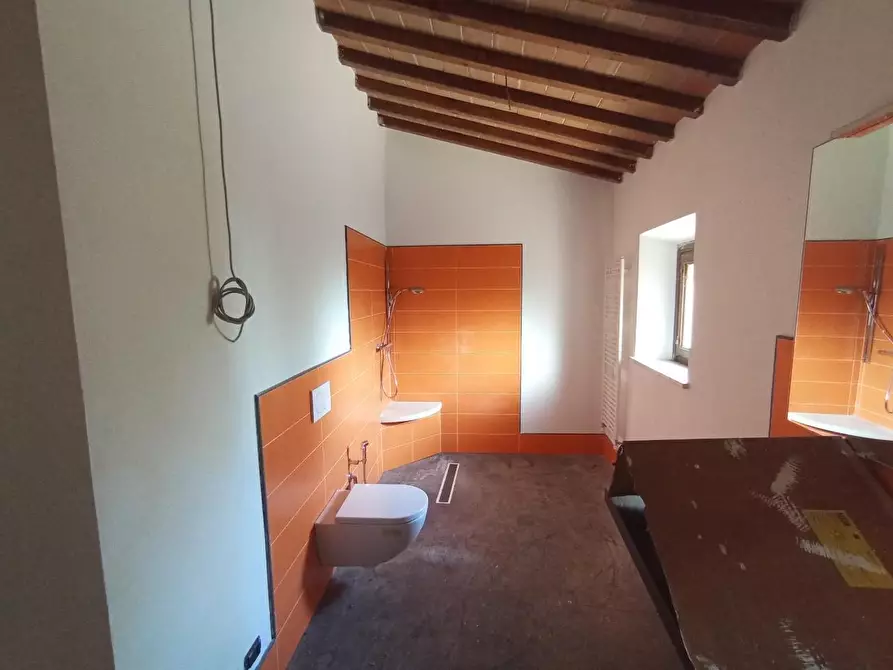 Immagine 12 di Deposito in vendita  a Poggibonsi