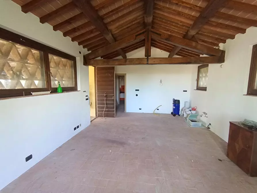 Immagine 4 di Deposito in vendita  a Poggibonsi